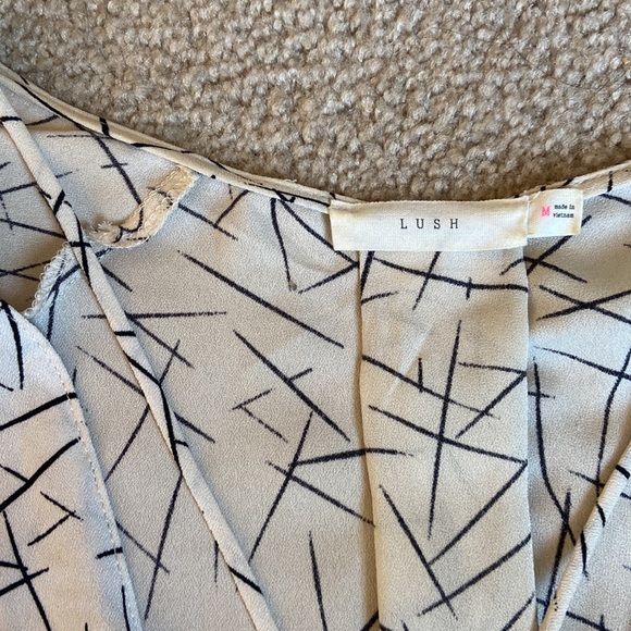 Lush Blouse - Picture 3 of 5